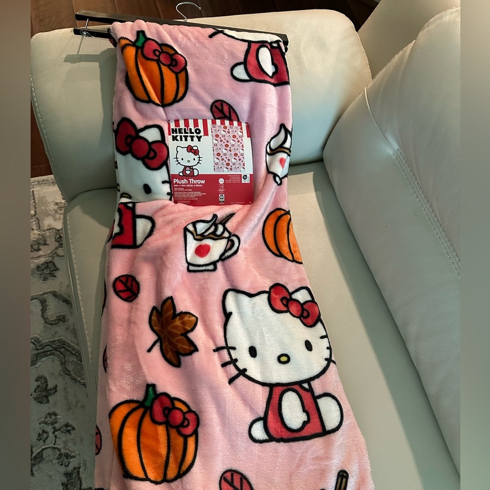 Hellow Kitty Fall Pink throw/Blanket
